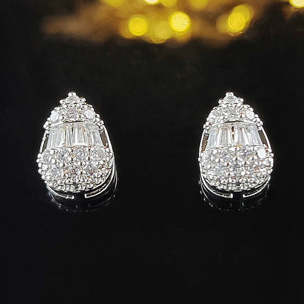 Delicate Water Drop Shaped Stud Earrings Luxury Silver Color Crystal CZ Ear Earrings for Women Fashion Versatile Jewelry E8080b